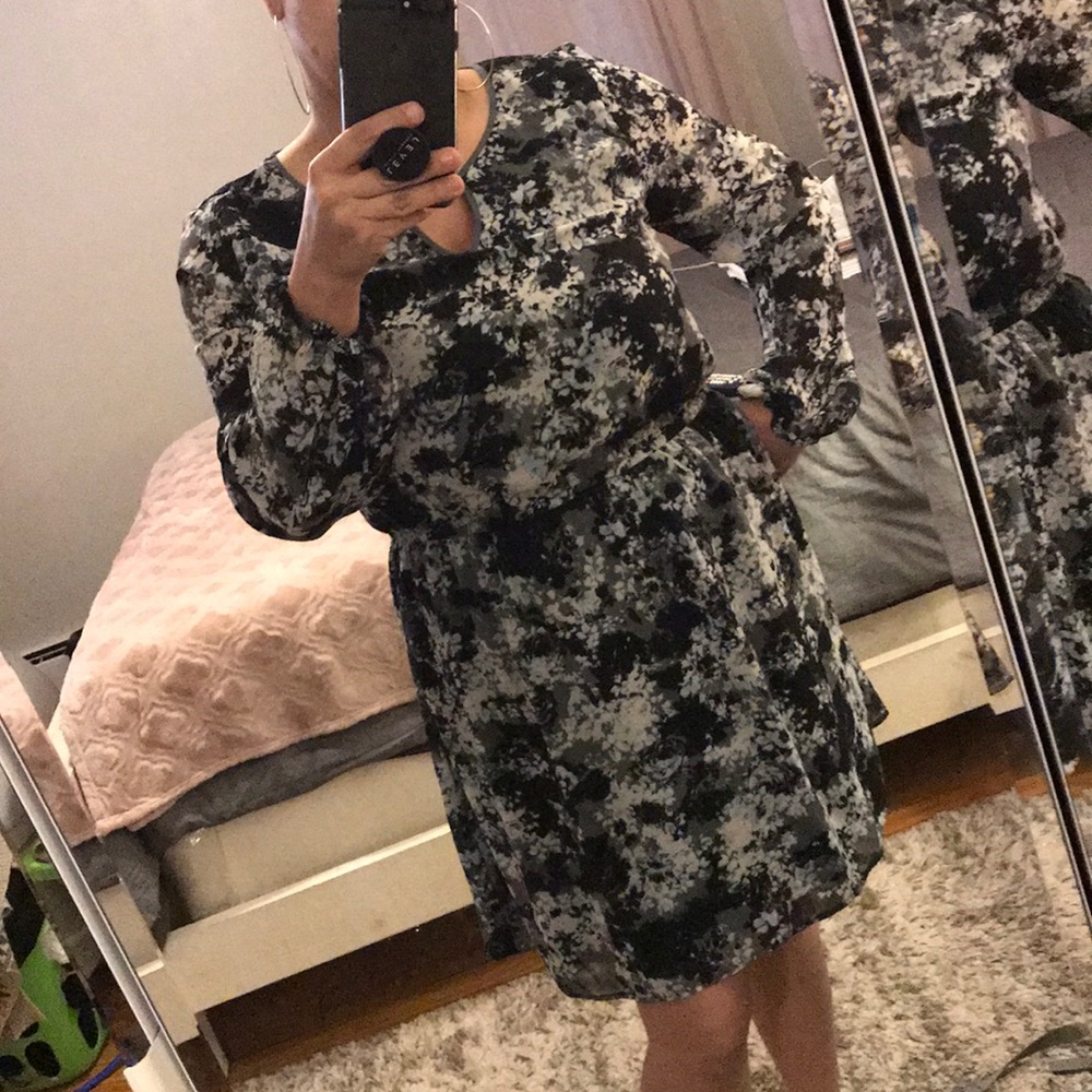 Juniors/women’s dress size XL Perfect condition!